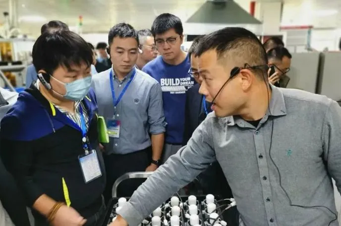 人生就是博官网质量月 | 于轻微处见知著：平庸岗位上的质量故事